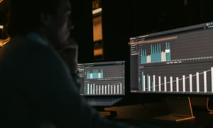 Datamaskin som viser energioppfølgingssystem